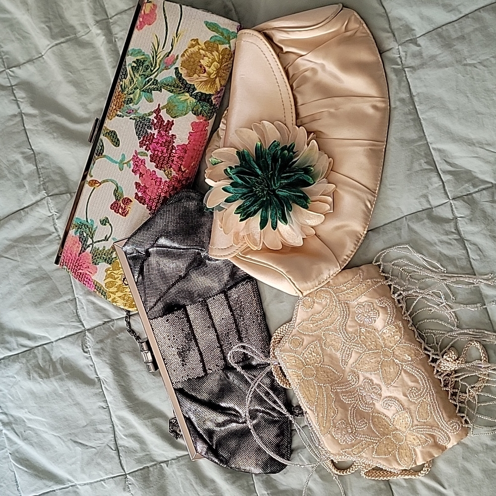 4 ASSORTMENTS OR EVENING BAGS - Picture 3 of 16